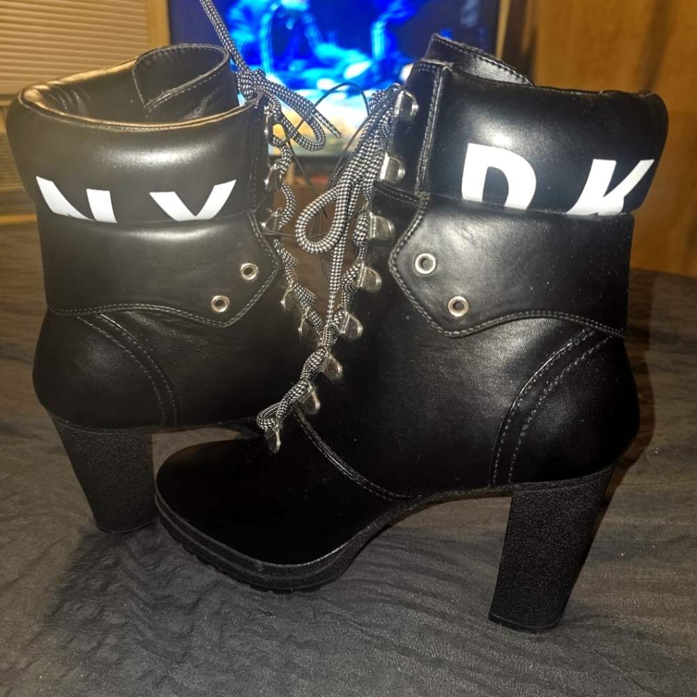 DKNY Lace Up Platform Boots Size 10